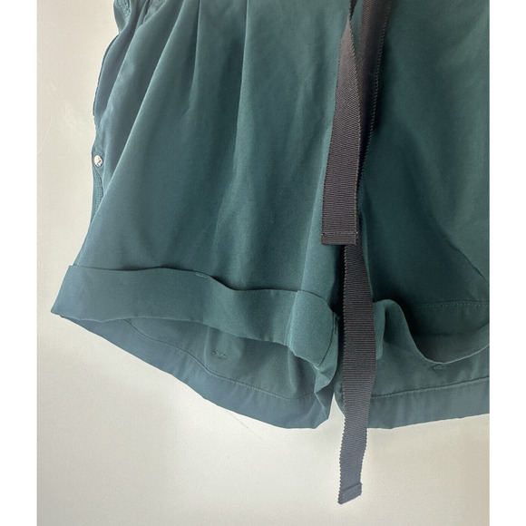Lululemon Spring Break Away Short Deep Green Lightweight Cuffed Women's Size 4 - Picture 10 of 11